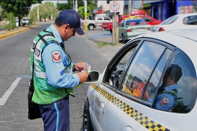 Policía de tránsito
