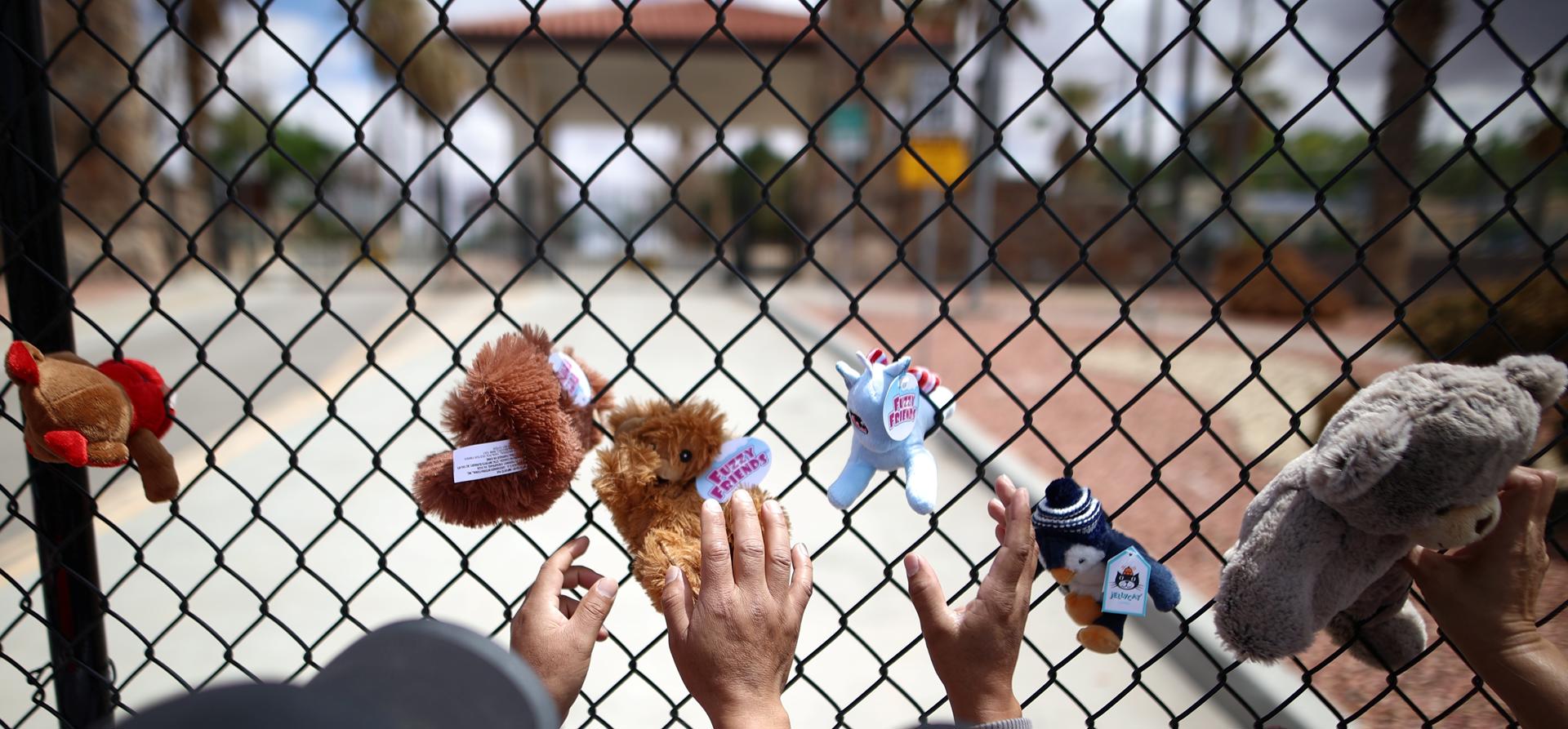 El Gobierno de Trump busca eliminar protecciones a menores de edad detenidos por migración