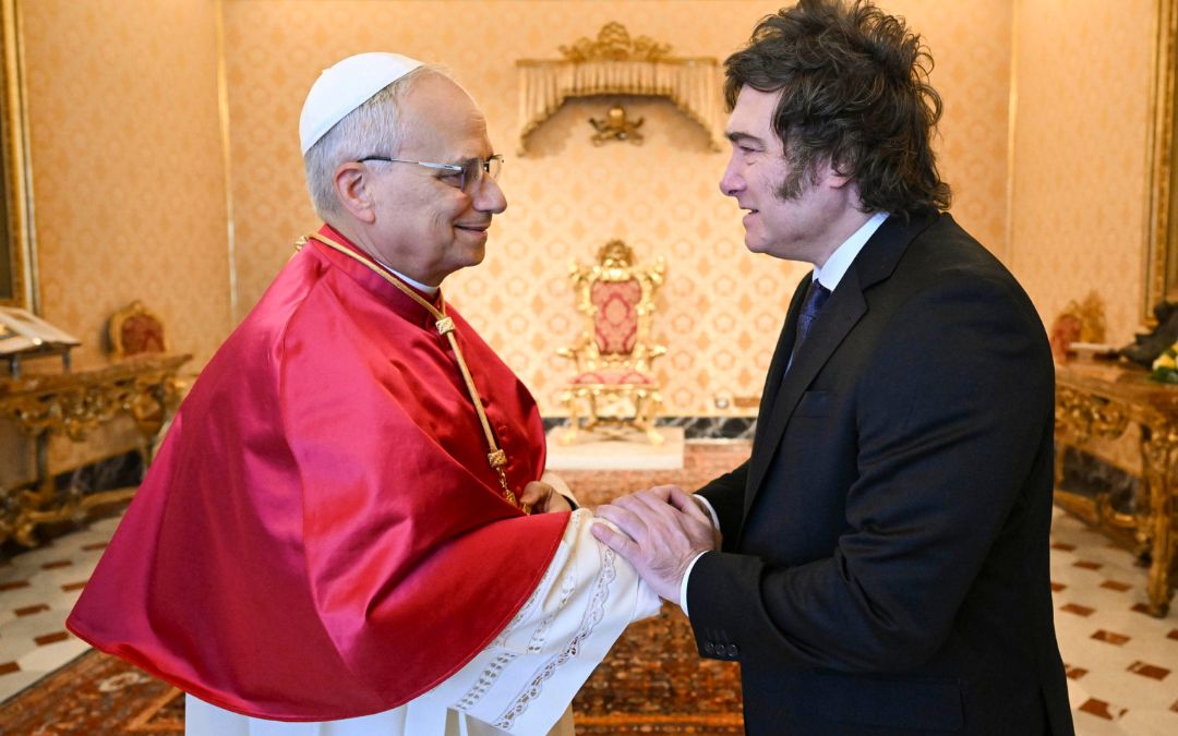 León XIV recibe a  Milei en el Vaticano, hablaron sobre la cohesión social y el viaje a Argentina del pontífice