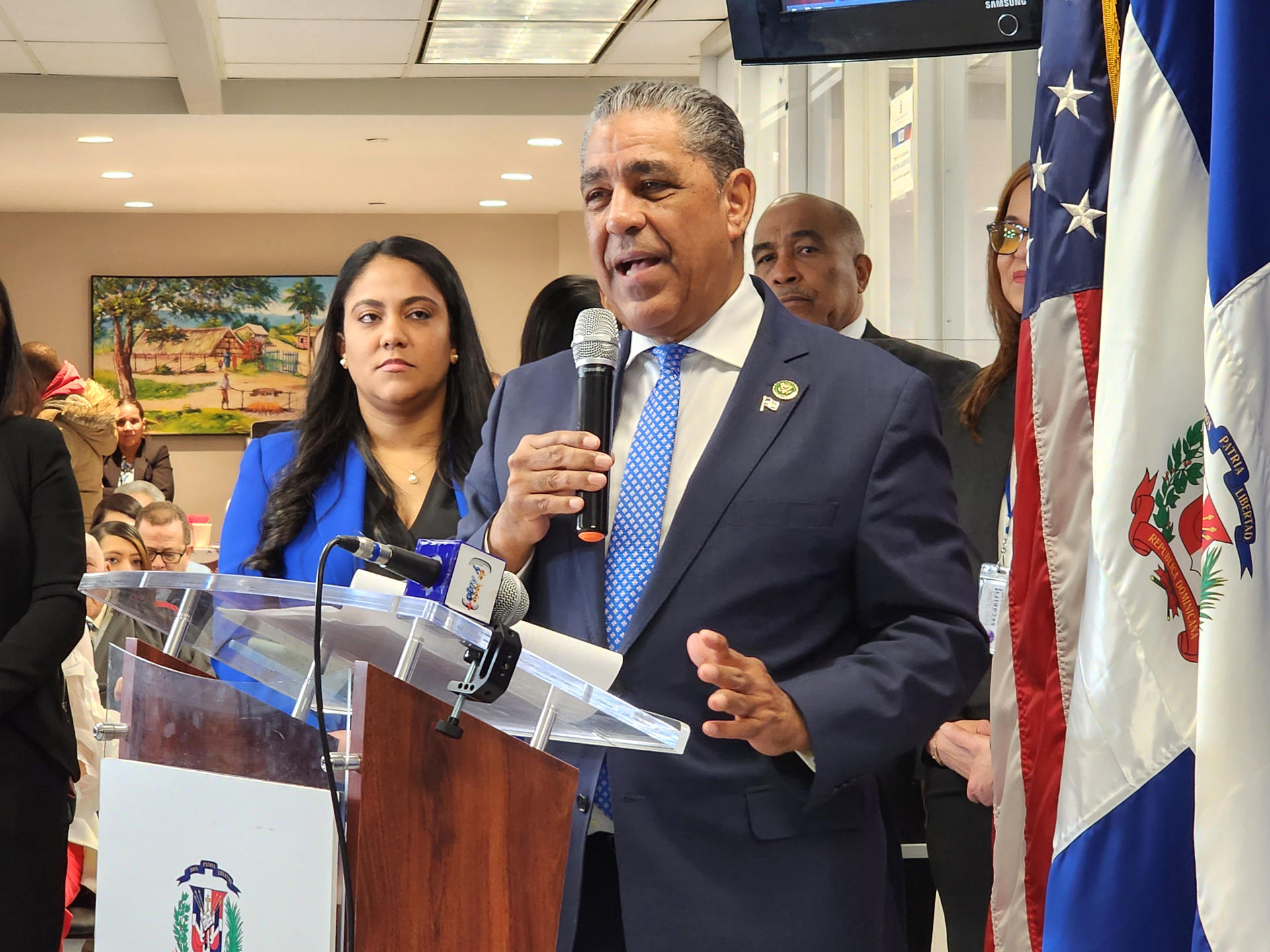 Congresistas de EEUU presentan ley para crear moneda en honor a Roberto Clemente