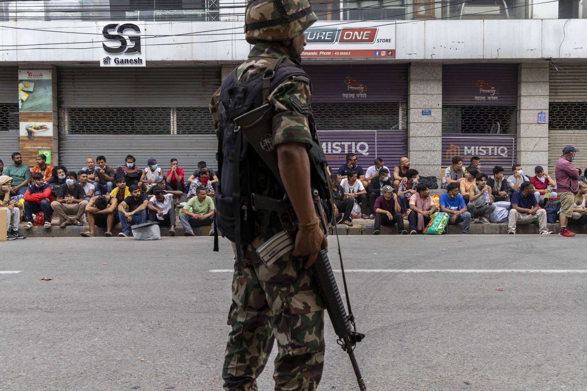 HRW pide a Nepal investigar disparos de la policía que mataron a decenas de manifestantes