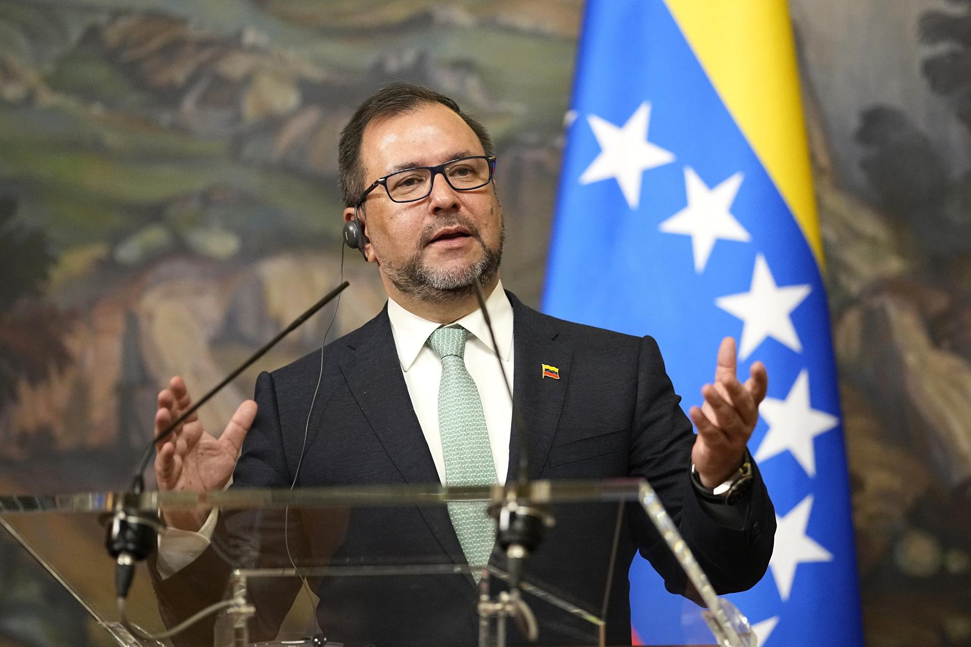 Venezuela emite una «alerta máxima de viaje» a nacionales que vivan o planeen ir a EE.UU.