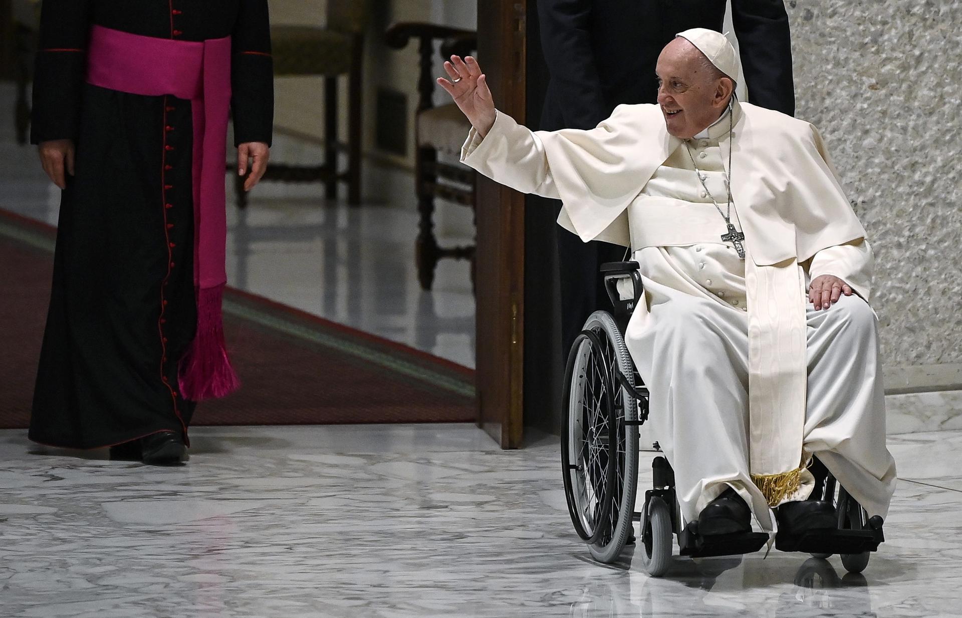 El Papa insta a que se encuentren caminos de paz