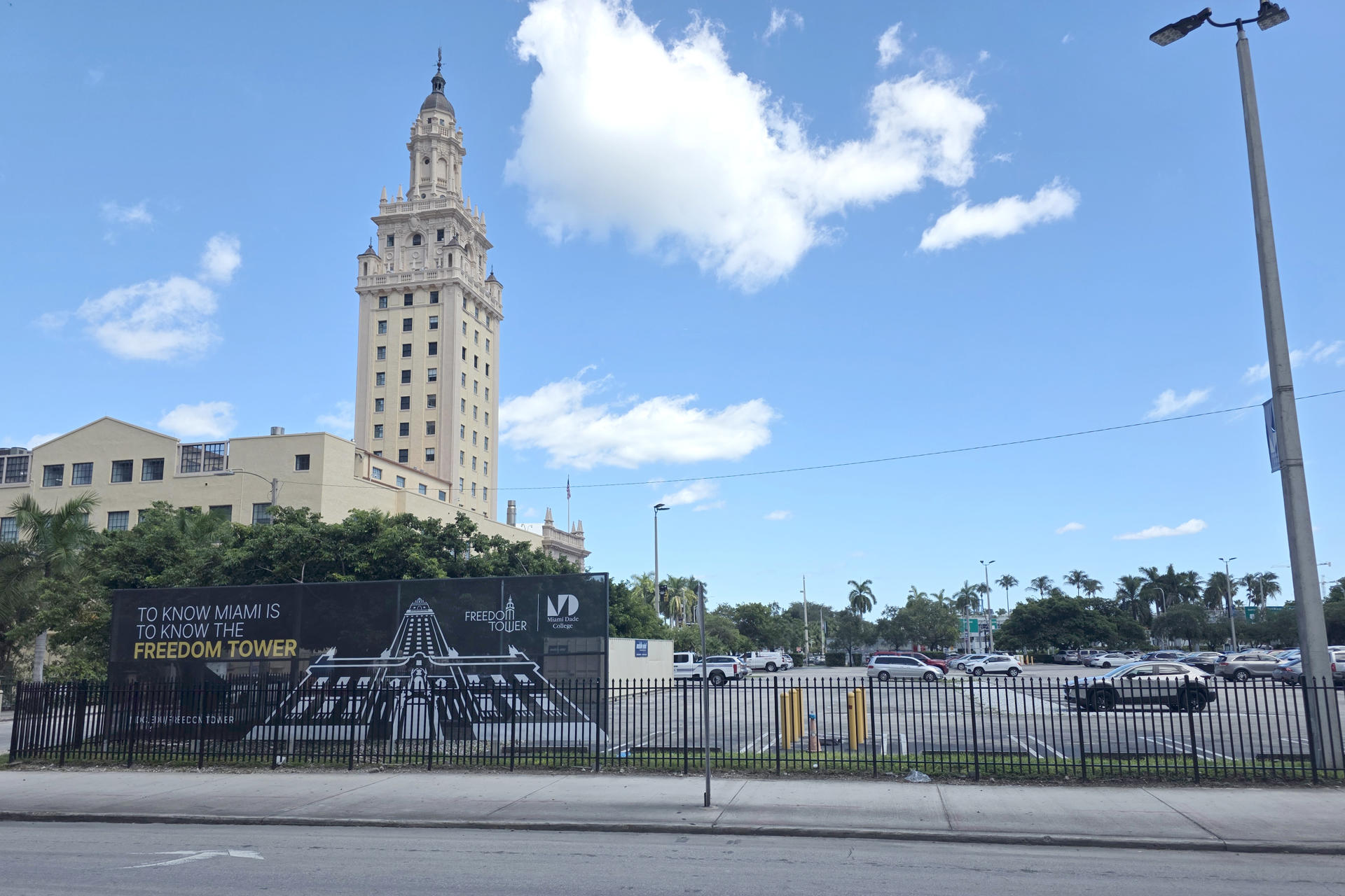 Florida aprueba regalarle un terreno a Trump en Miami para su biblioteca presidencial