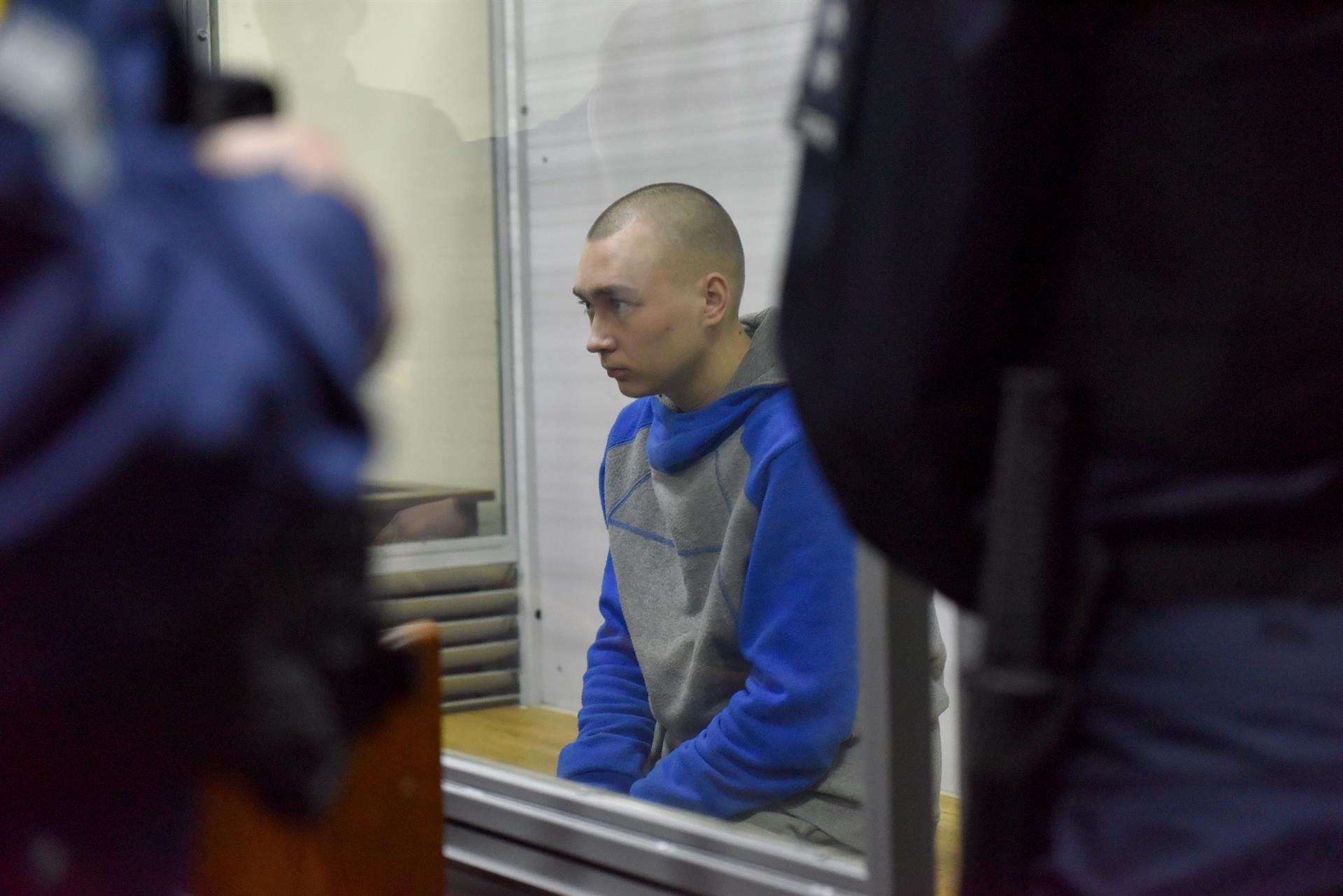 El primer soldado ruso juzgado en Ucrania se declara culpable, según medios