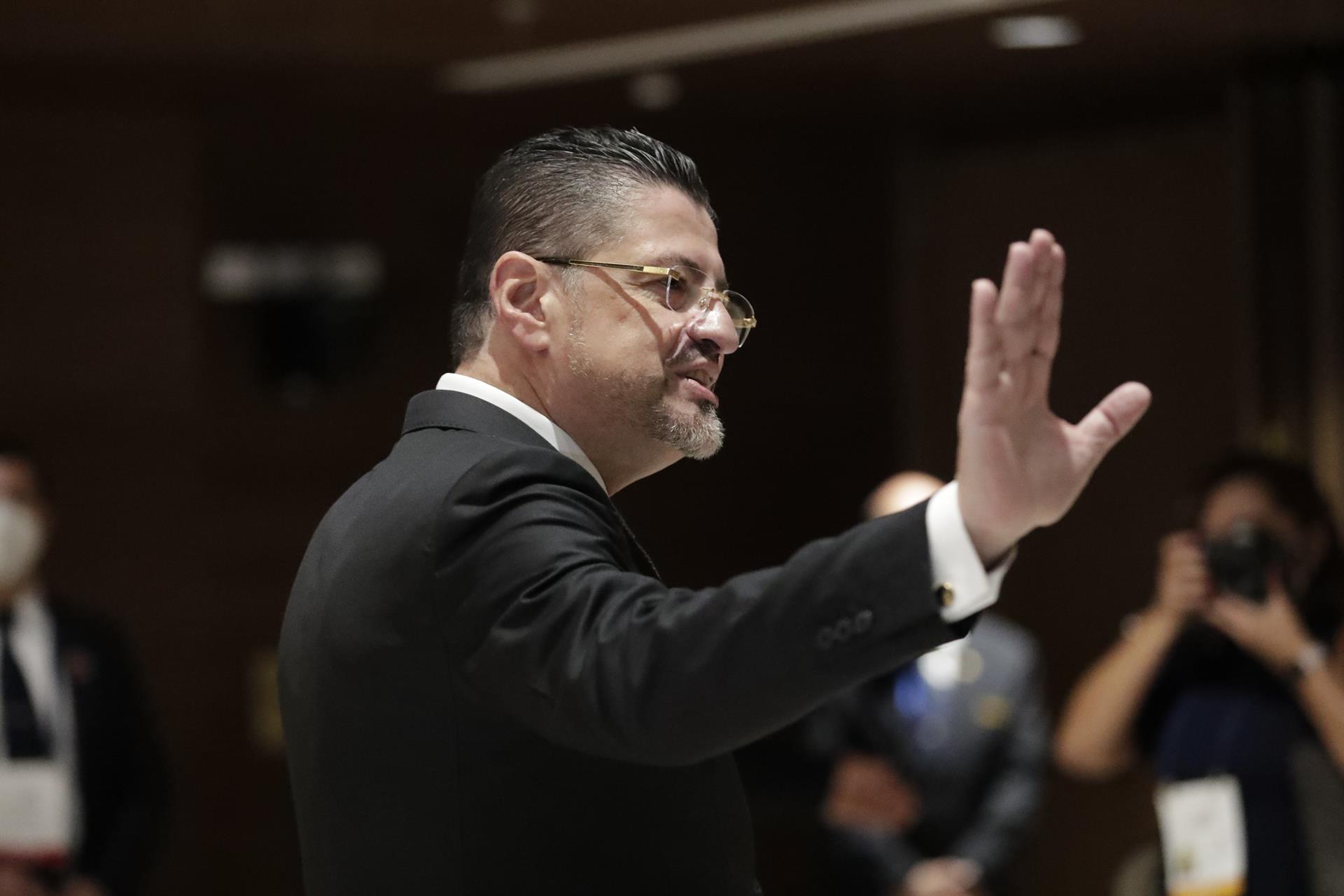 El presidente de Costa Rica ve lejano el nombramiento de un embajador en Nicaragua