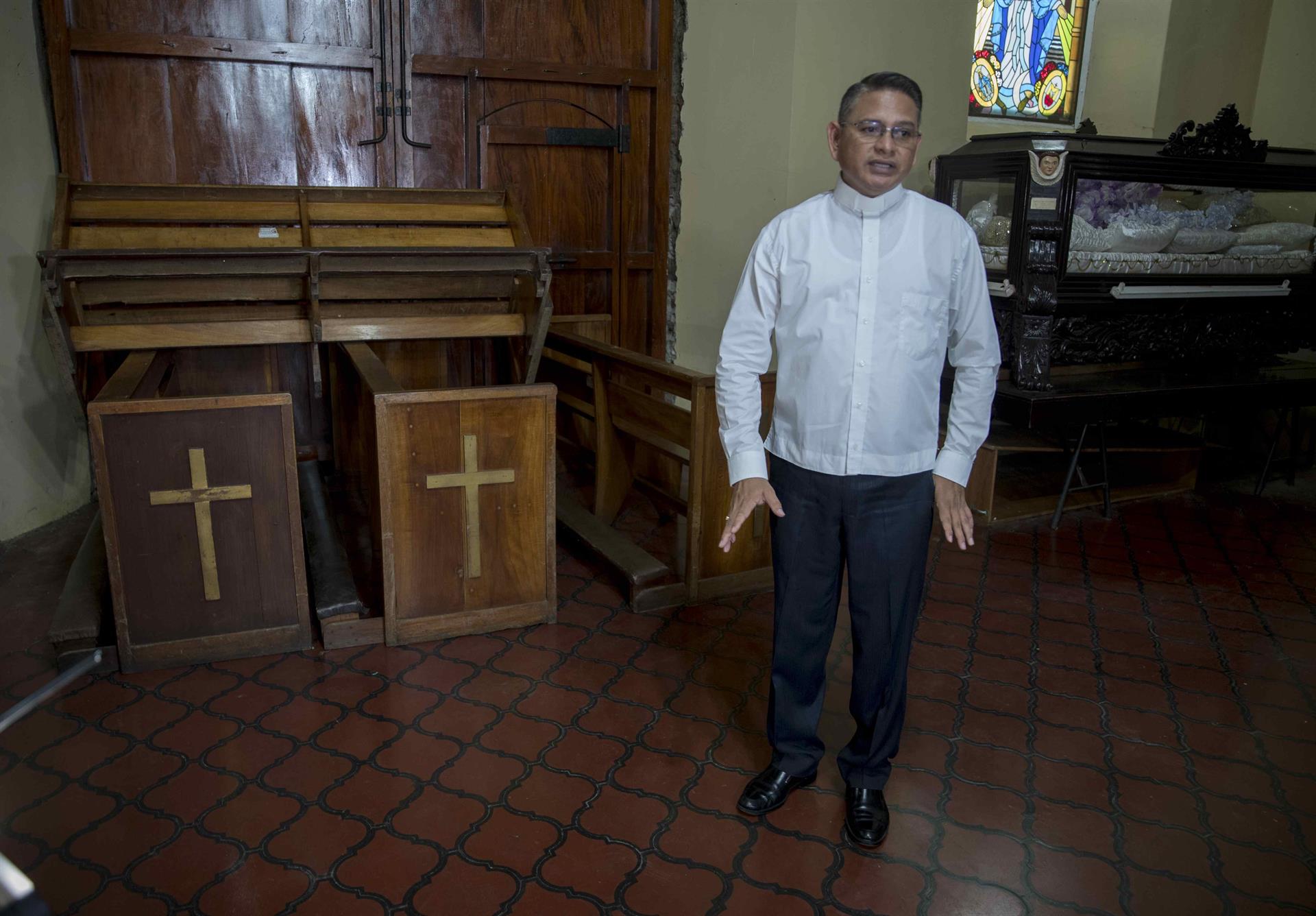 El padre Harving Padilla pide el cese de la represión policial: «No soy político, no soy obispo ni monseñor, soy un padrecito de una iglesia»