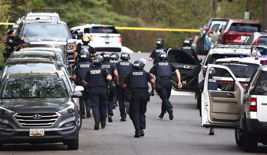 Al menos 16 muertos, entre ellos el agresor, en un tiroteo en una escuela de Texas
