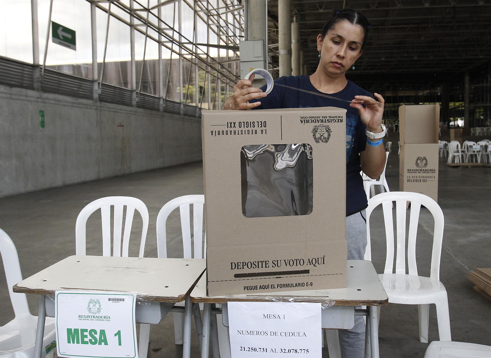 Una Colombia dividida busca un cambio en las elecciones presidenciales de este domingo
