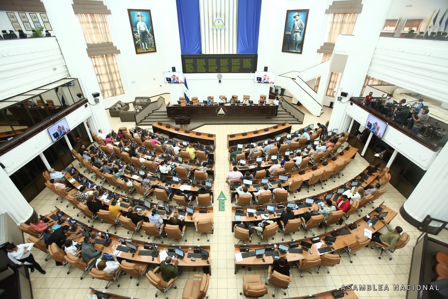 Parlamento ejecuta operación récord al cancelar 83 oenegés en una sola sesión