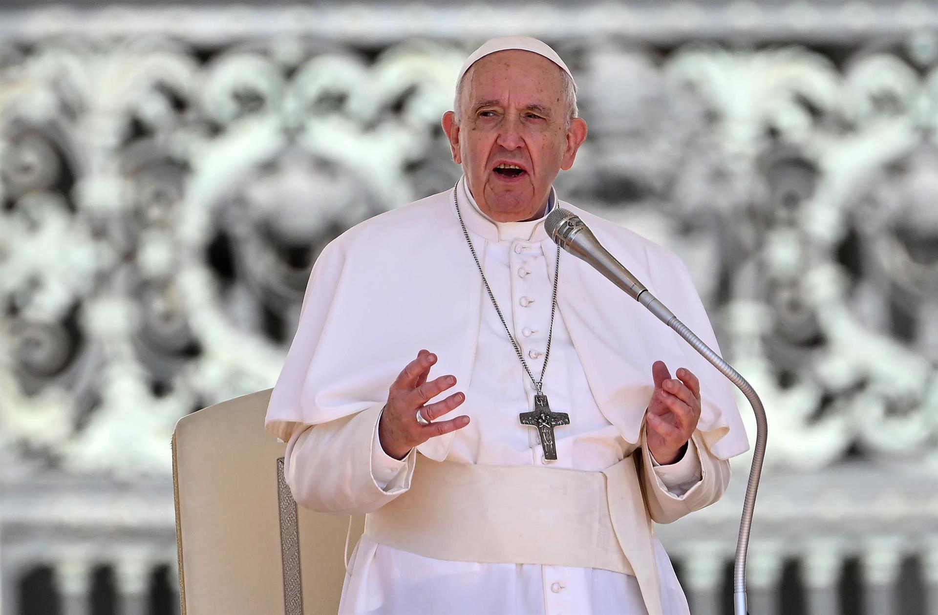 Francisco confirma el viaje a Canadá en julio a pesar de su dolor de rodilla