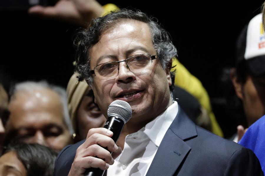 Gustavo Petro considera «prudente» la no asistencia de Maduro a su investidura
