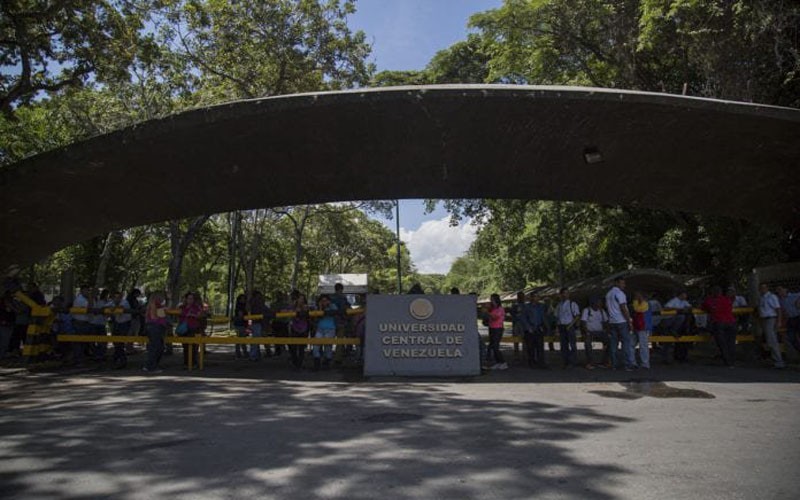 El desafío de estudiar Odontología o Medicina en Venezuela