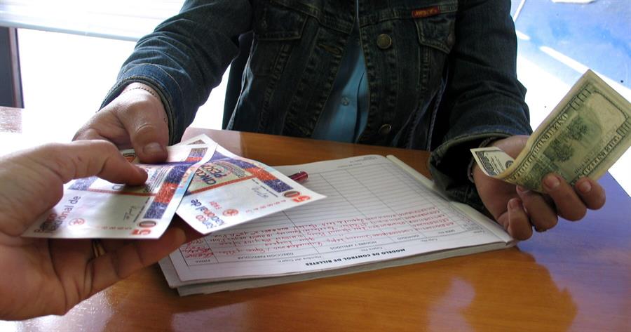 Cuba busca afrontar su crisis económica con dólares y divisas extranjeras