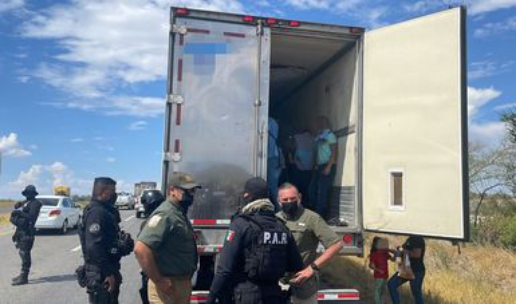 México rescata a 127 migrantes nicaragüenses que viajaban hacinados en un tráiler