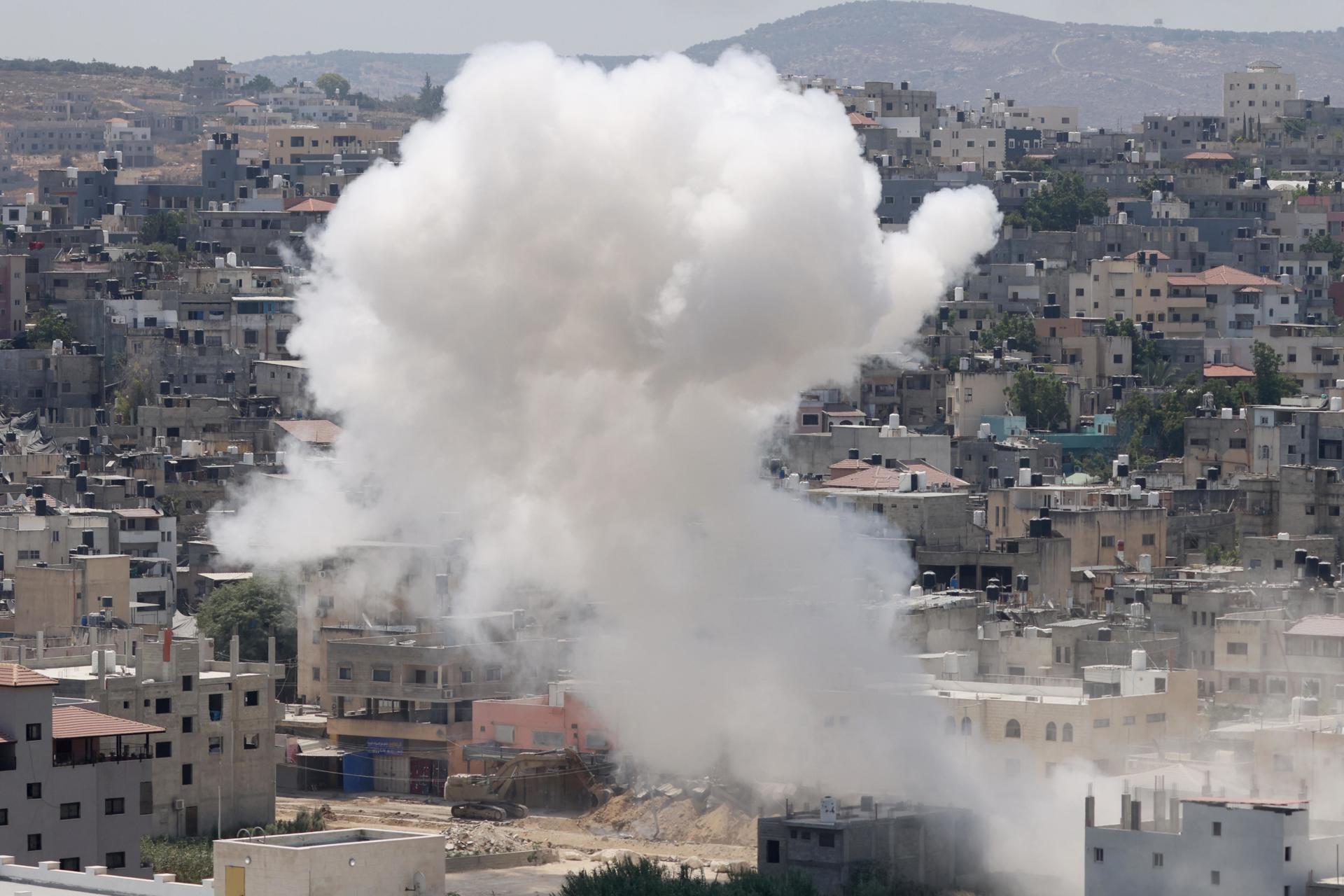 Intensos ataques de Israel dejan una treintena de muertos en el centro de Gaza