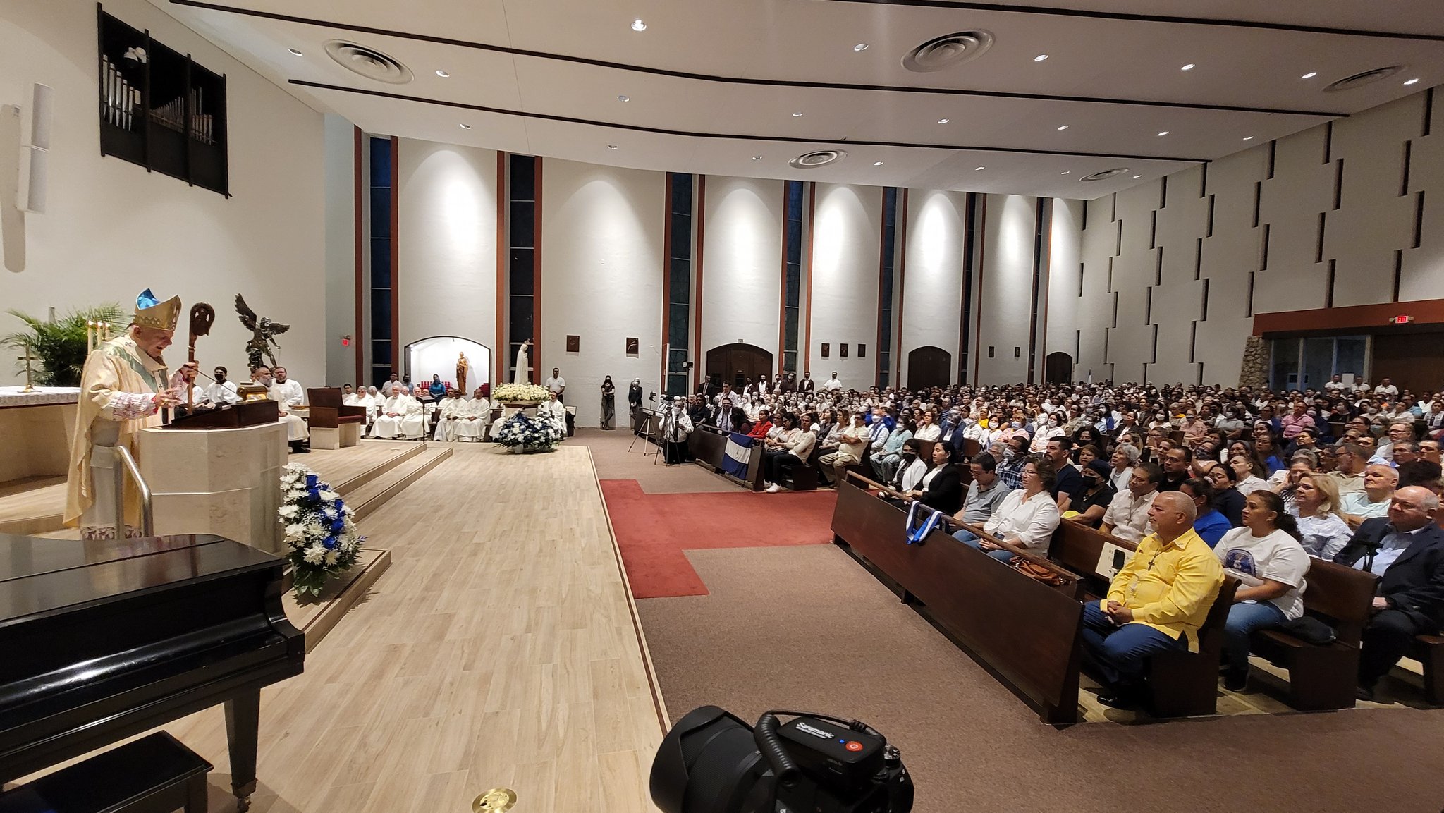 El arzobispo de Miami pide la liberación de monseñor Álvarez: «Los que van a tener miedo son los verdugos del pastor»