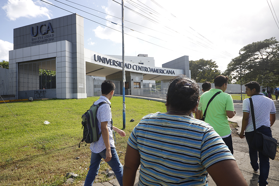 La UCA buscará padrinos para estudiantes becados afectados por el retiro del 6%