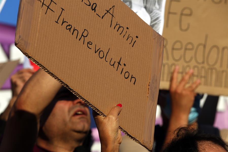 Las protestas en Irán por muerte de Amini suman 41 muertos y 1.186 detenidos