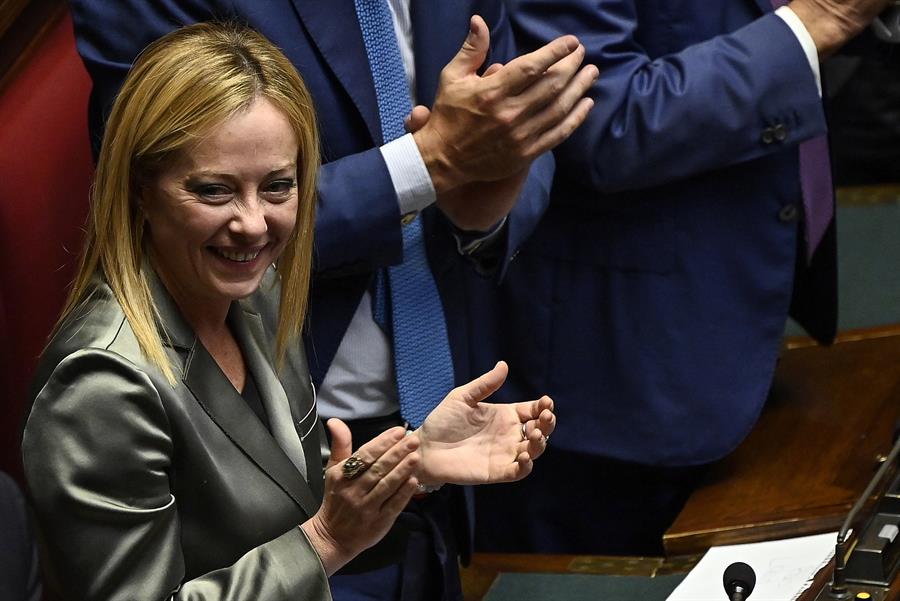 Meloni acepta formar Gobierno y será la primera mujer en asumir el cargo
