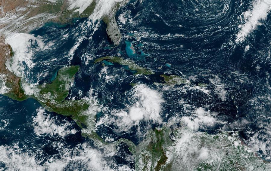 Lisa pasará al sur de las islas Caimán antes de enfilar hacia Centroamérica