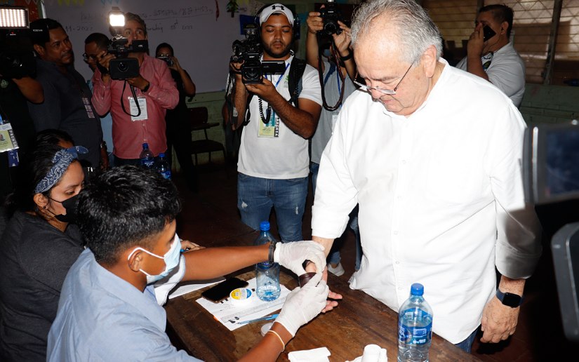 Gustavo Porras justifica ausencia de votantes en las JRV: “Se está votando rapidísimo” 