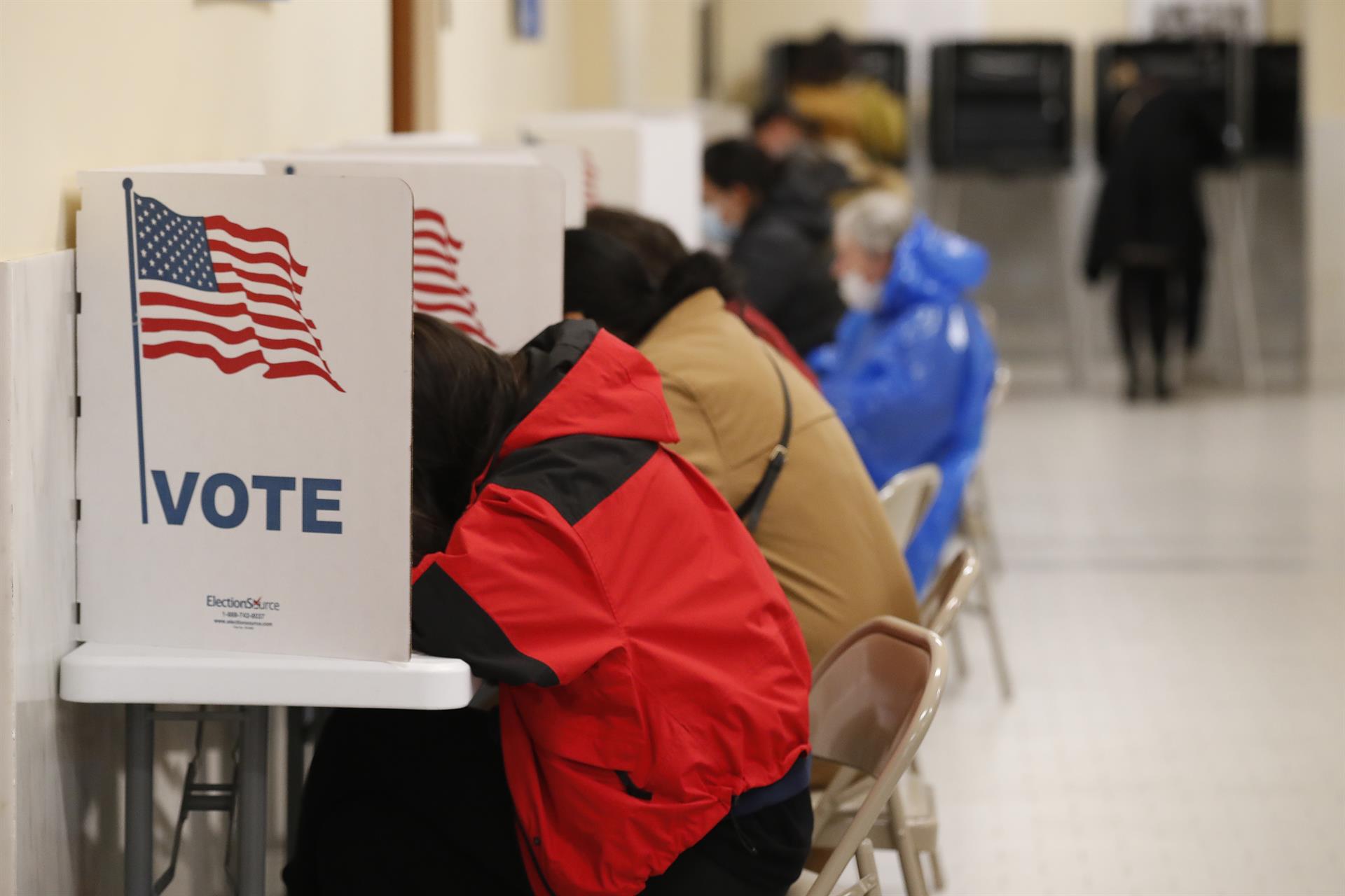 El control de las Cámaras en Estados Unidos, pendiente tras unos resultados muy ajustados