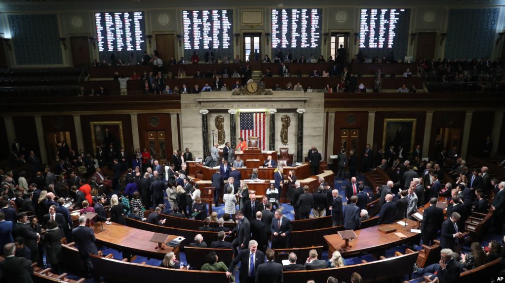 Cámara de Representantes aprueba resolución sobre proceso de juicio político a Trump