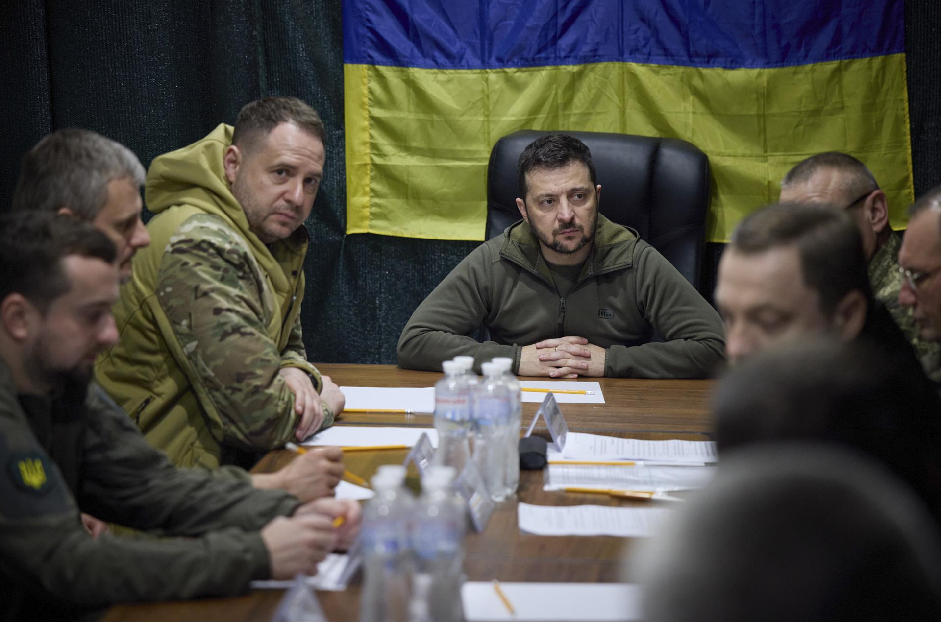 Zelenski pide a la población permanecer en los refugios tras los nuevos ataques rusos