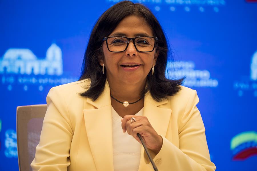 La vicepresidenta venezolana visita Catar para asistir a la inauguración del Mundial