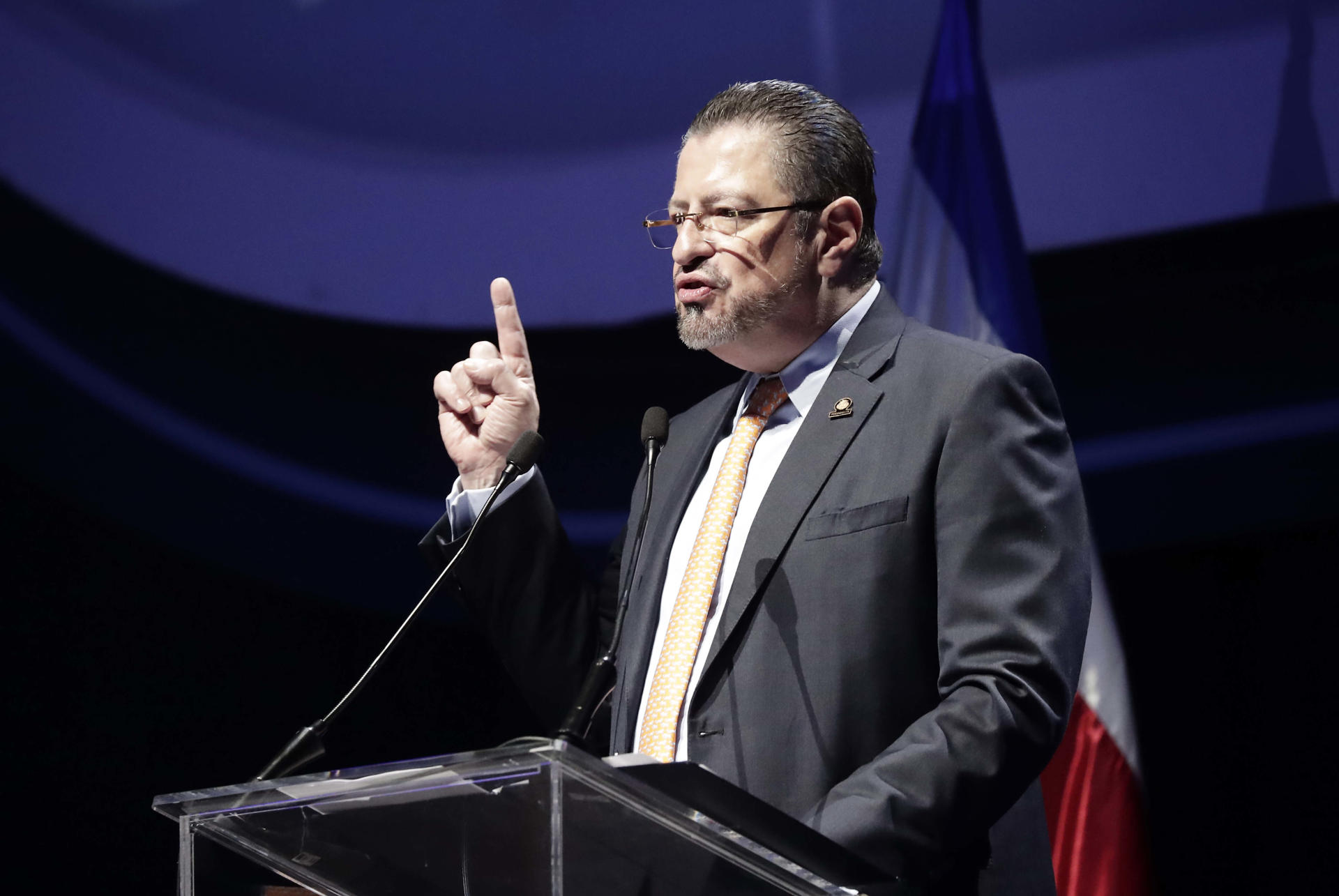 Expresidentes de Costa Rica critican a Chaves por decir que en el país hay «dictadura»