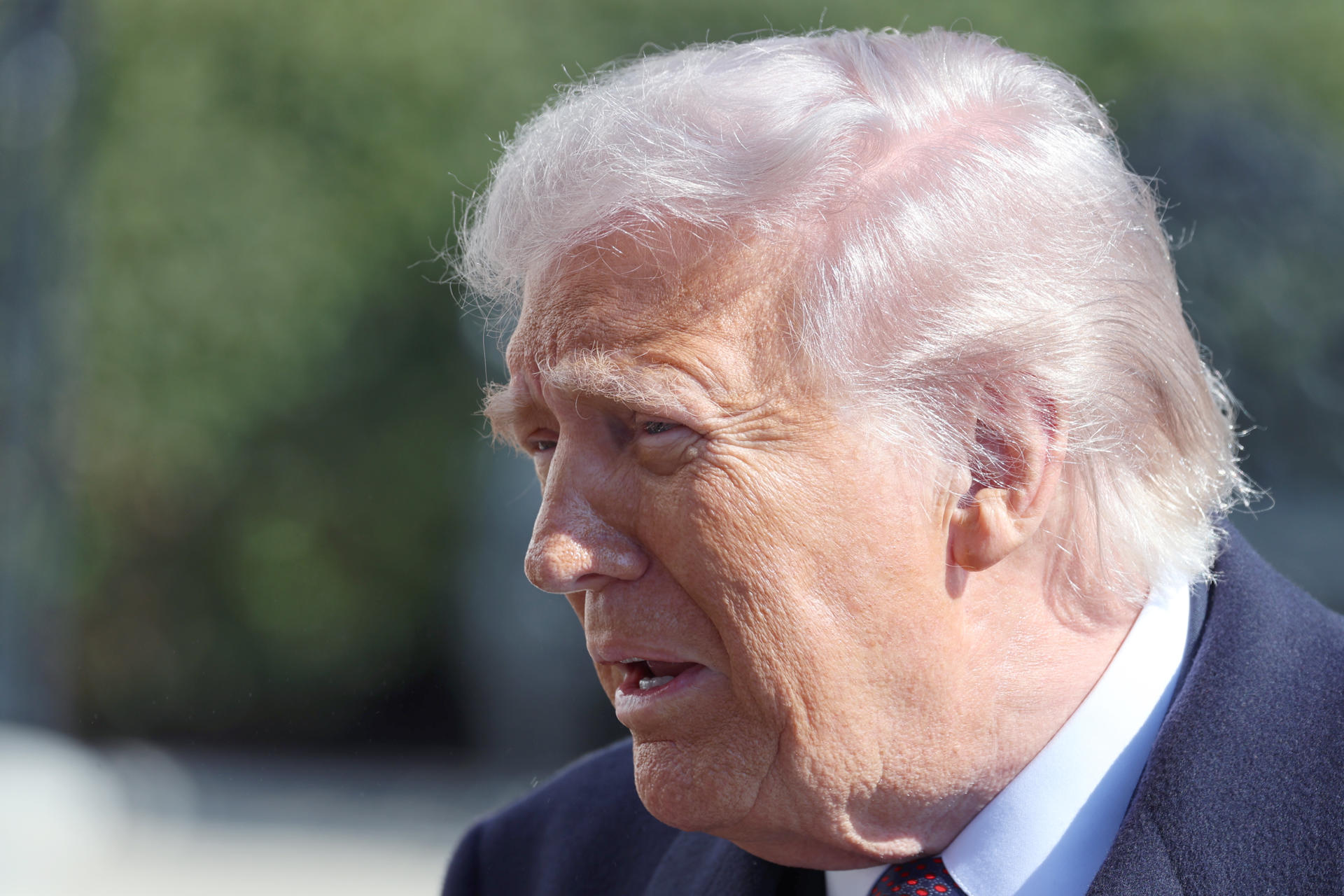 Trump afirma que la operación militar contra Irán va más rápida de lo previsto