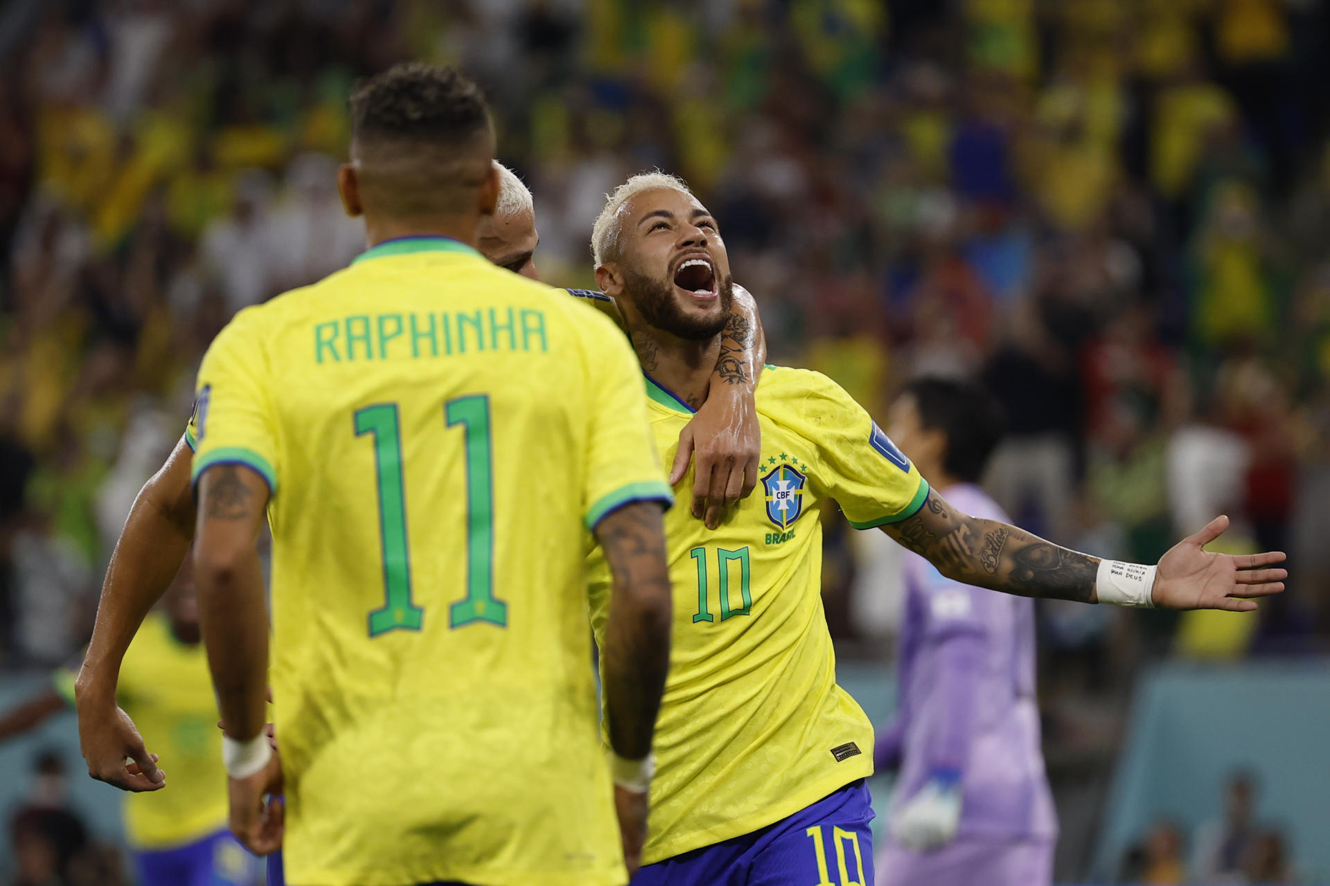Neymar vuelve, Brasil sonríe