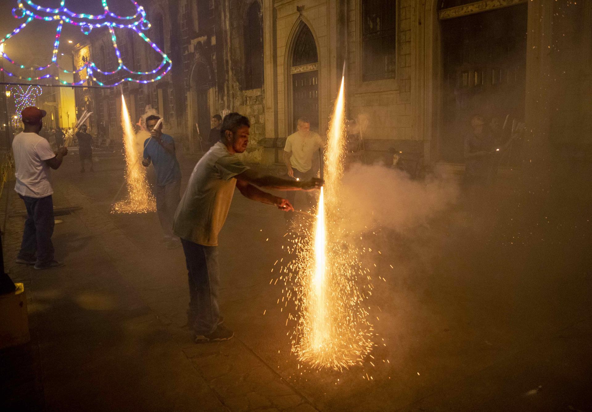 Católicos nicaragüenses se desbordan en la tradicional Gritería en honor a la Concepción de María