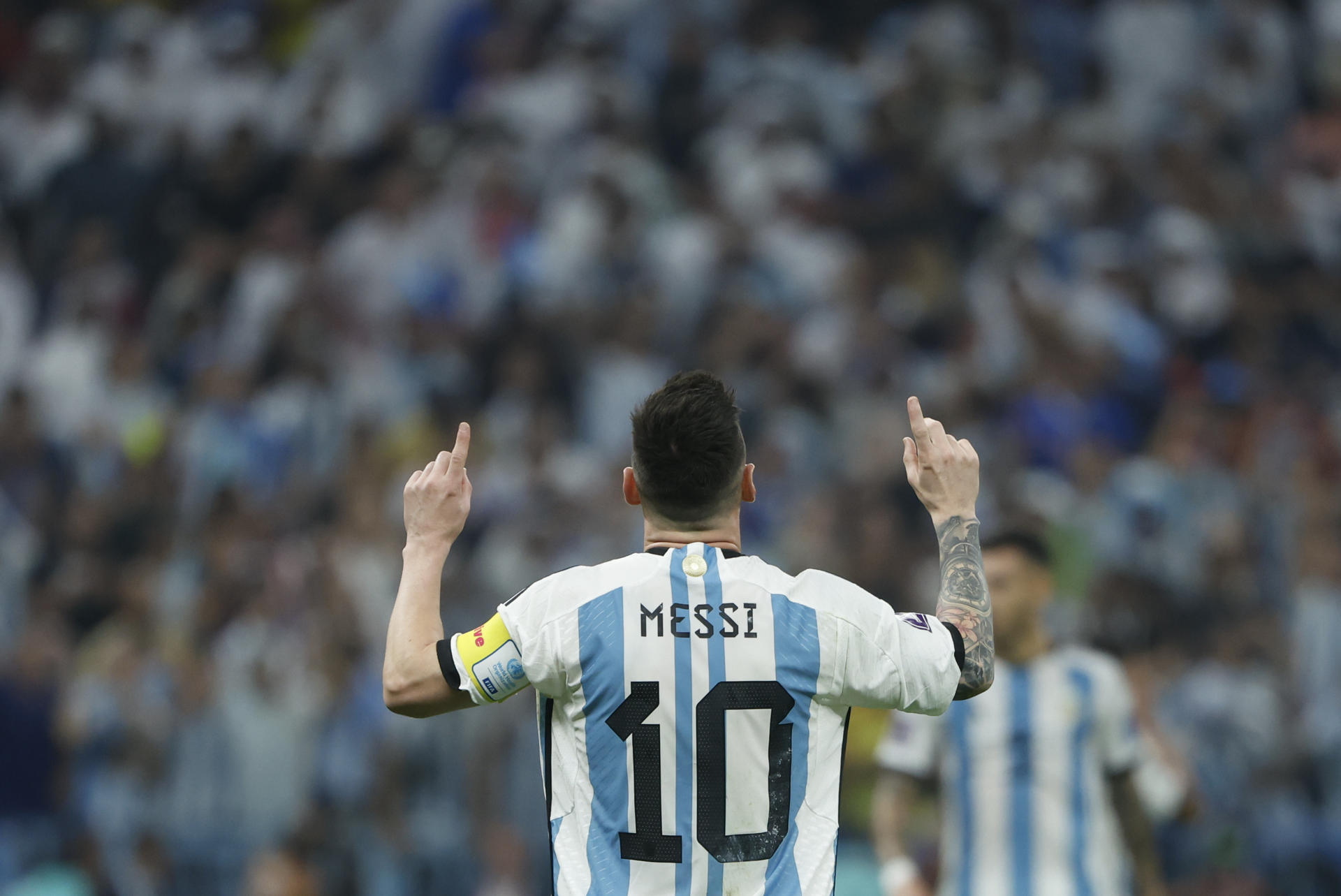 Messi continúa su ‘maradonización’