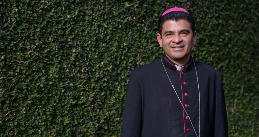 “La Conferencia Episcopal tiene que salir en defensa de monseñor Álvarez”, exige el padre Edwing Román