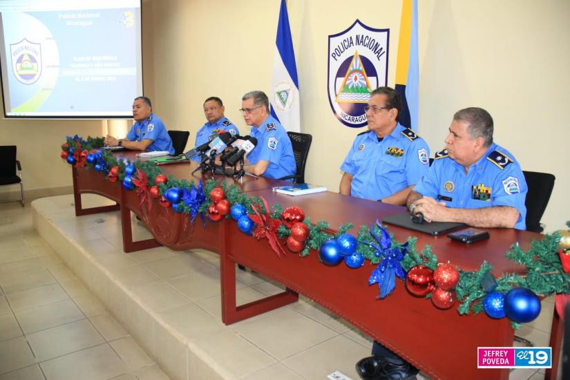 Horacio Rocha, ministro de Seguridad del régimen de Ortega, aparece con uniforme policial