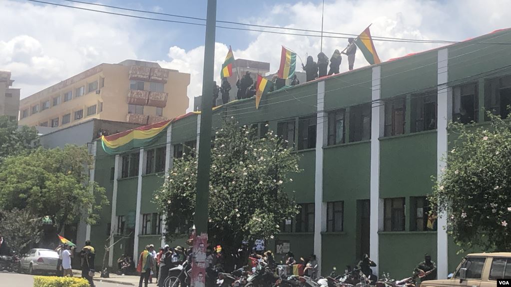 Cochabamba fortalece resistencia un día después del motín policial en Bolivia