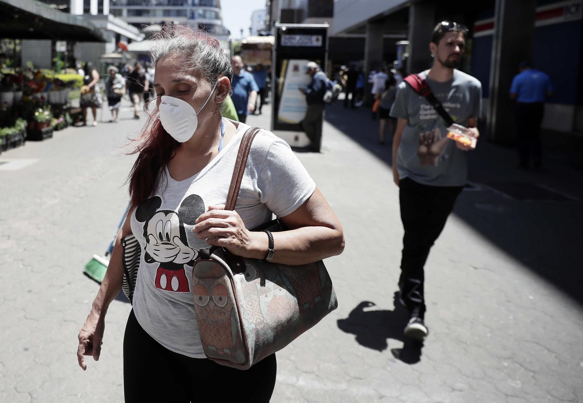 Costa Rica alerta a su población ante el aumento de los casos de covid-19