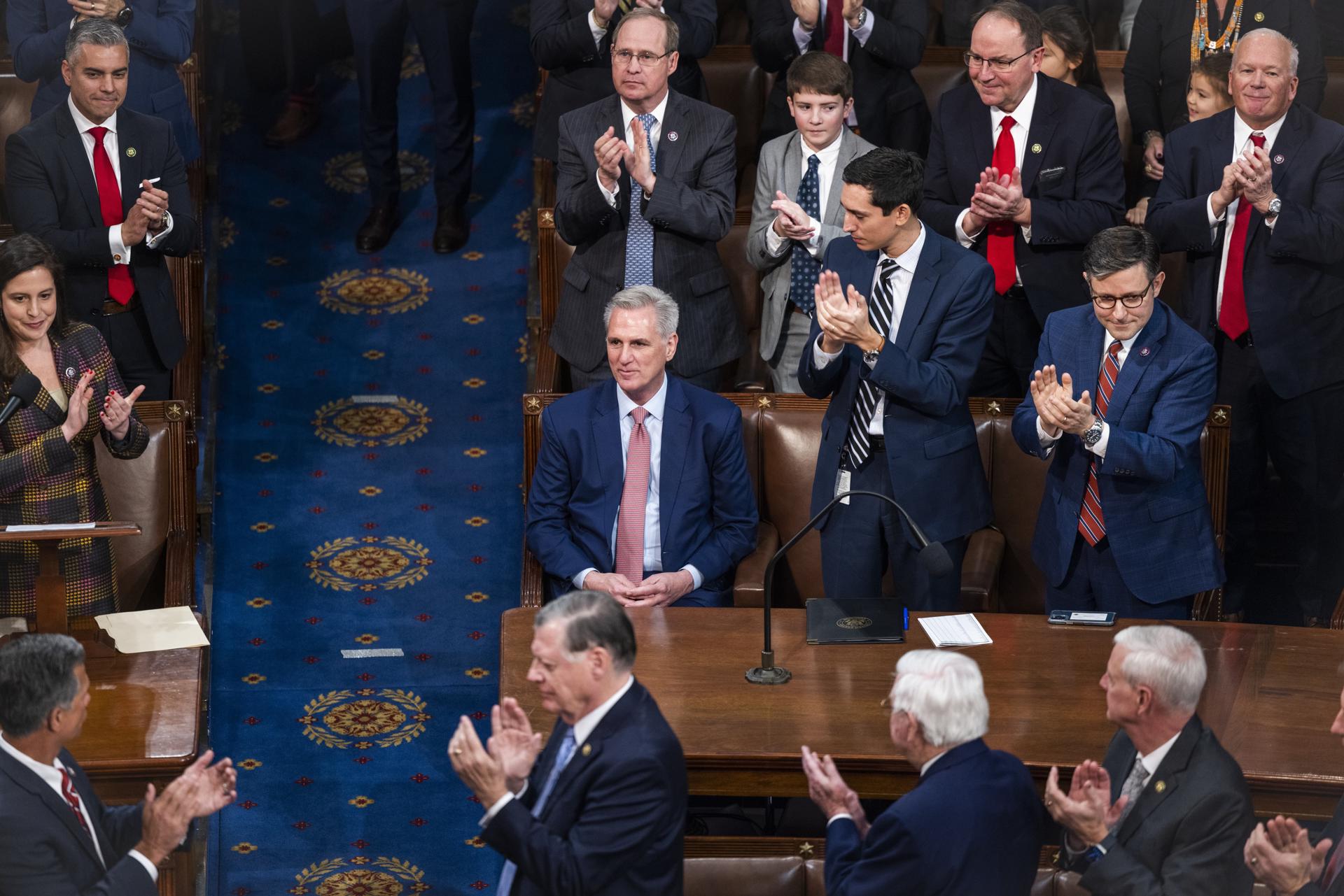 Los republicanos son incapaces de sustituir a Pelosi en el Congreso pese a tener la mayoría