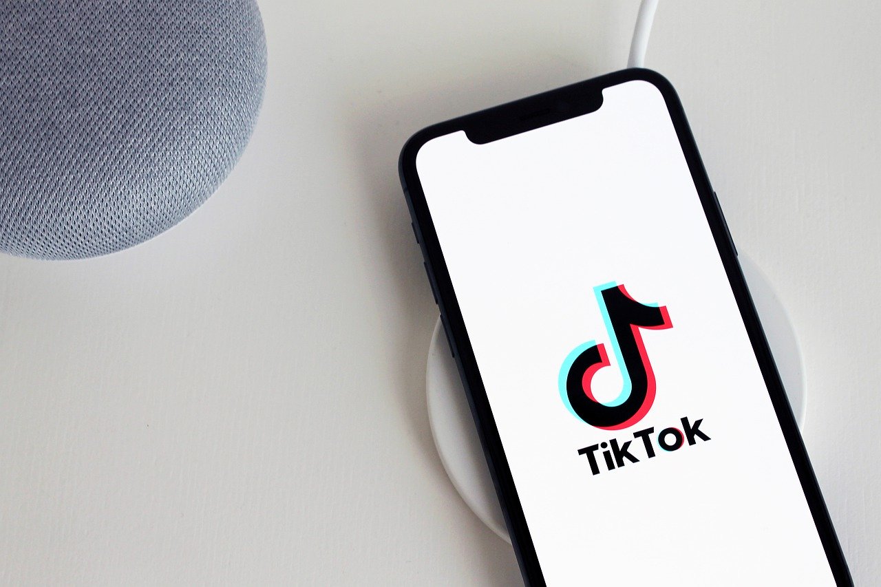 Congresistas de Estados Unidos plantean regular redes sociales tras prohibir TikTok