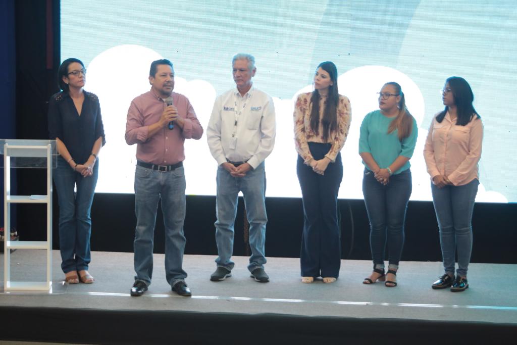 Hackathon: C$1.5 millones del Estado dedicados aportar ideas a comisión de Camila Ortega