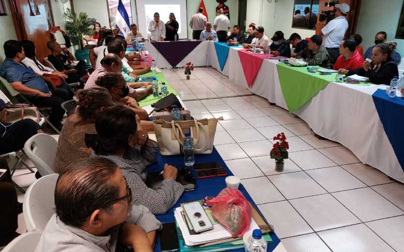 Comienzan a negociar ajuste en la paga mínima en Nicaragua