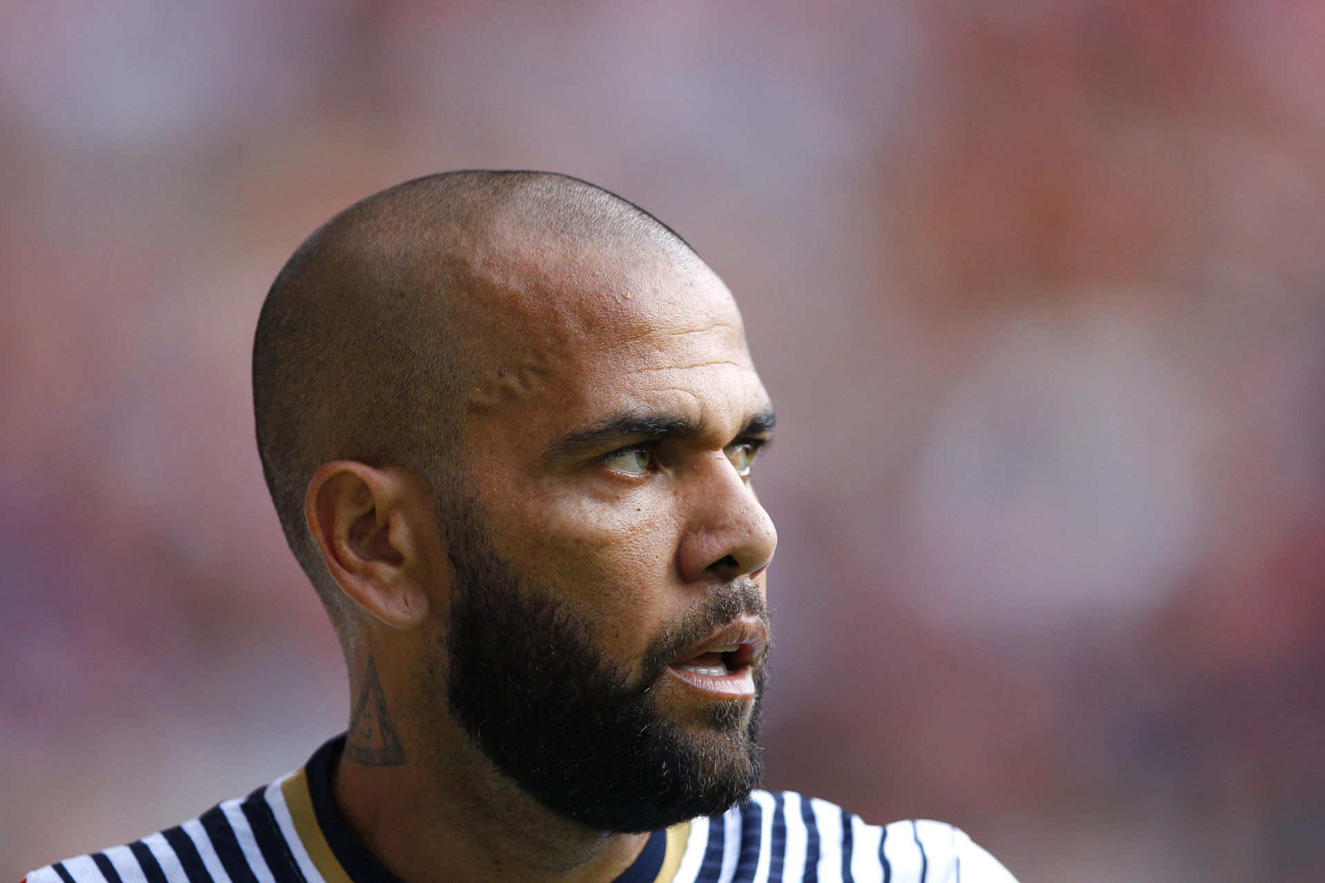 La Fiscalía de España pide prisión sin fianza para Dani Alves por agresión sexual