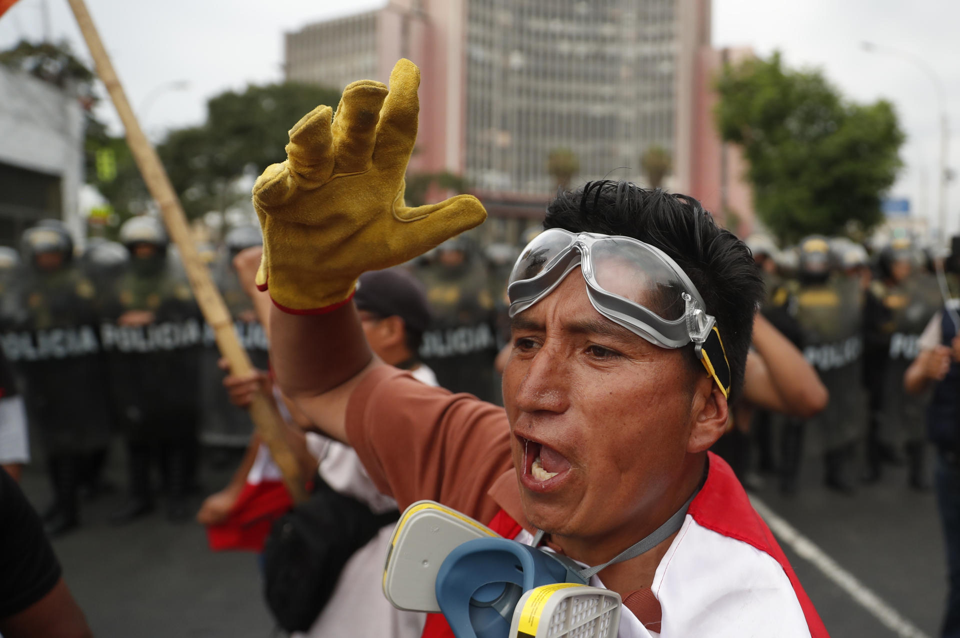 Aumentan a 60 los muertos en las protestas en Perú