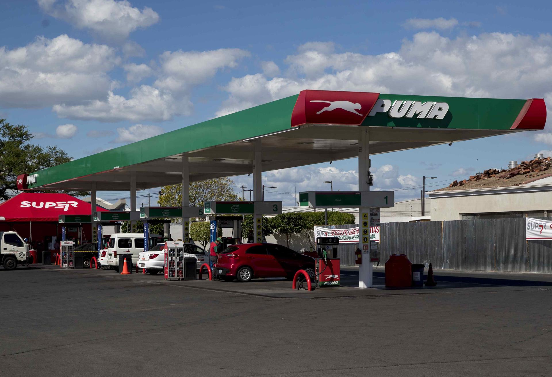 La dictadura mantiene congelados los precios de los combustibles