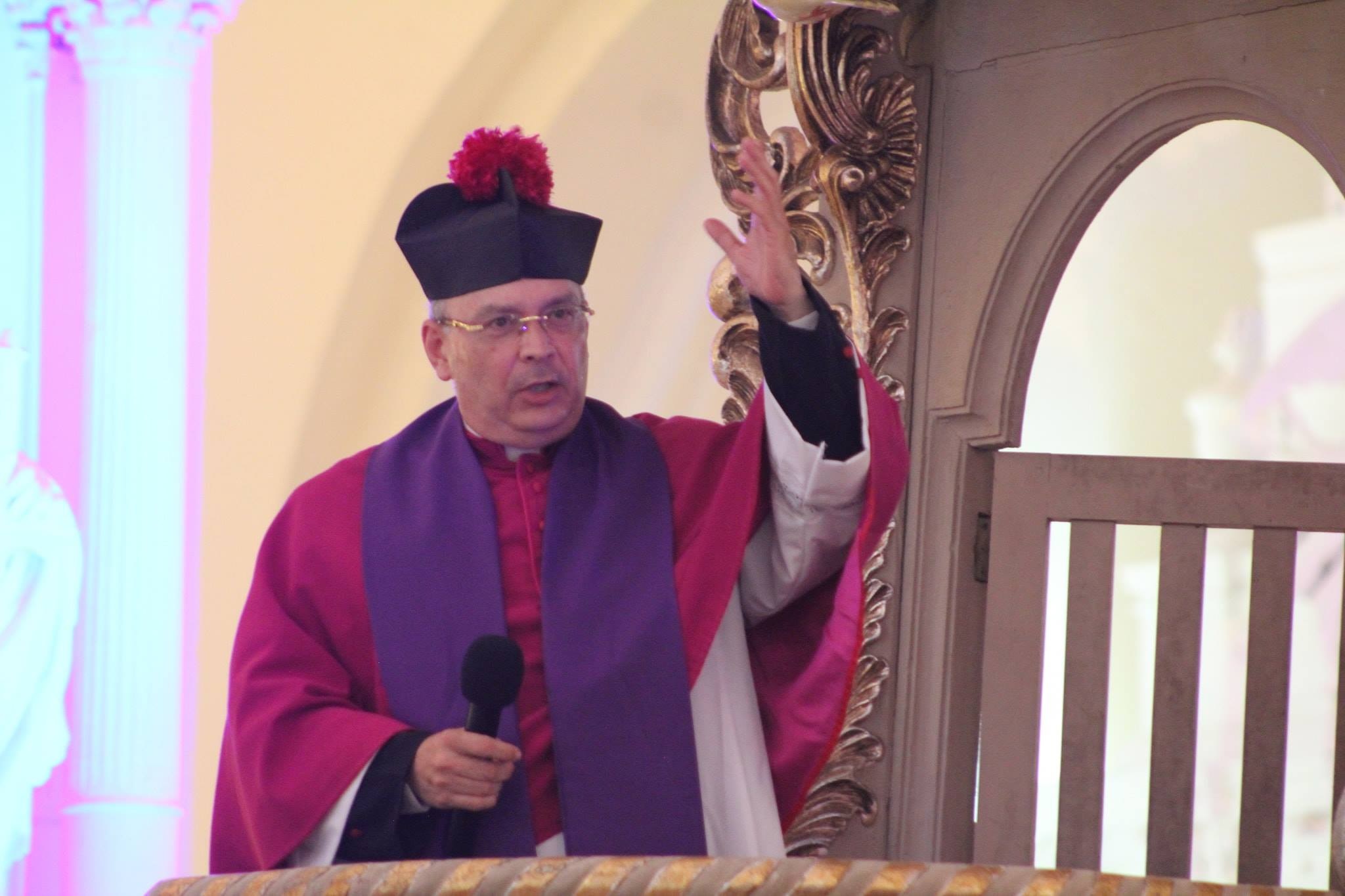 La dictadura prohíbe la entrada a Nicaragua a monseñor Rodrigo Urbina, párroco de Sutiaba