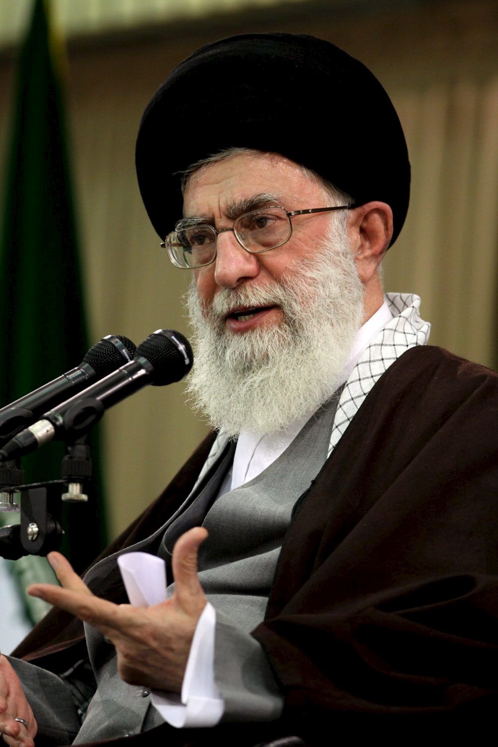 El líder supremo de Irán amnistía a parte de los condenados en las protestas