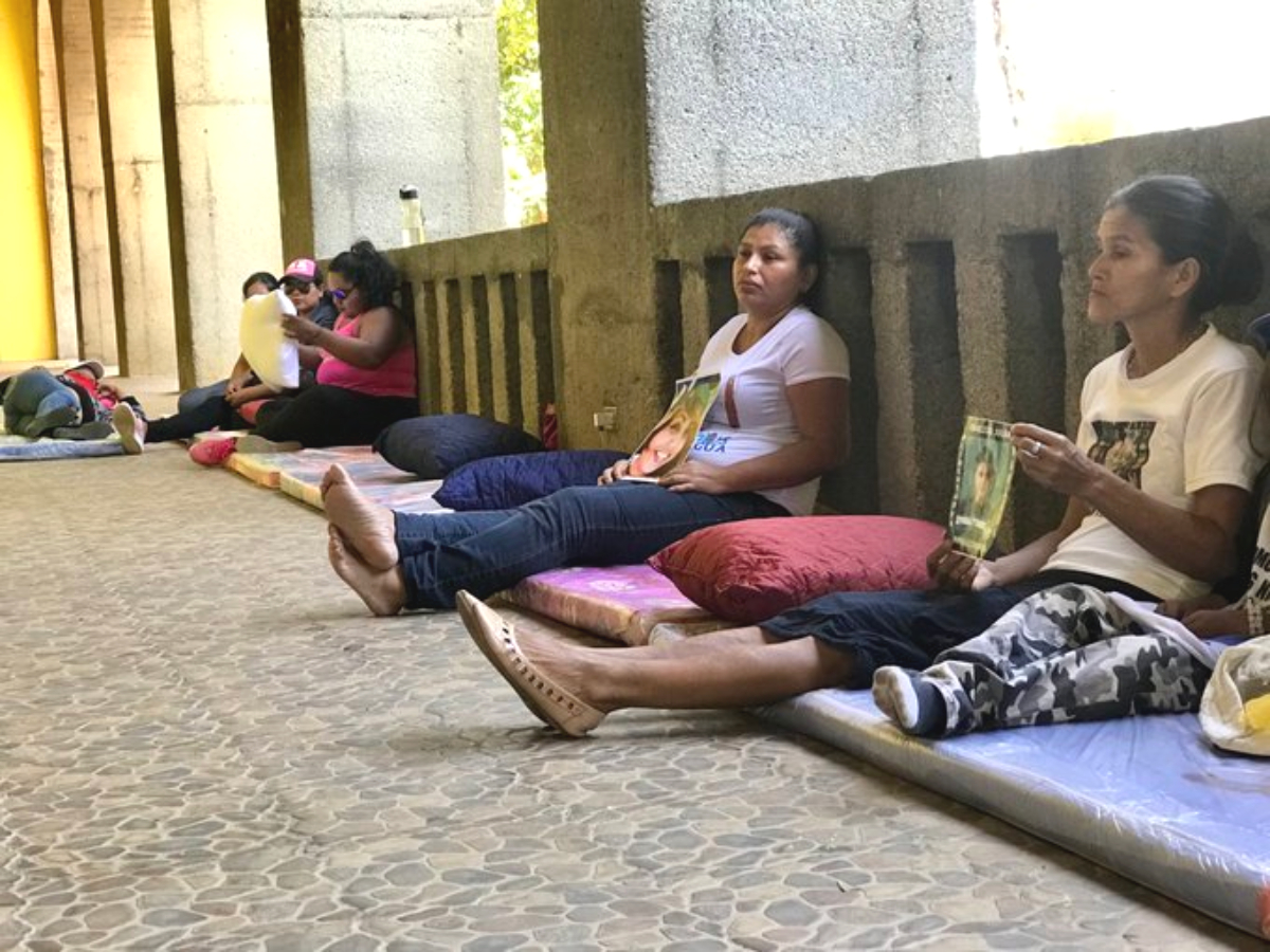 Siete mujeres se suman a huelga de hambre en Catedral de Managua