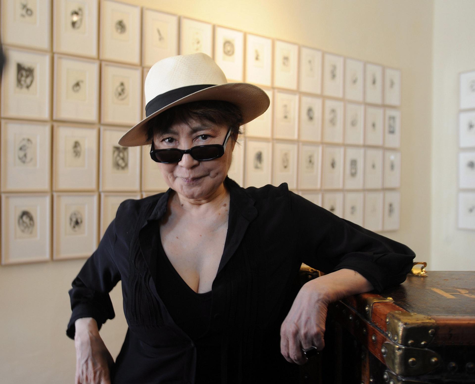 Yoko Ono, sinónimo de vanguardia, pacifismo y viuda de Lennon, cumple 90 años